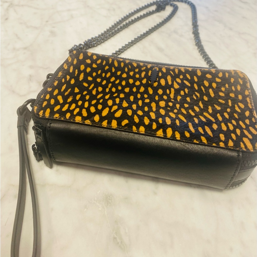 Beautiful NWT Thacker crossbody/wallet/clutch, strap black hardware